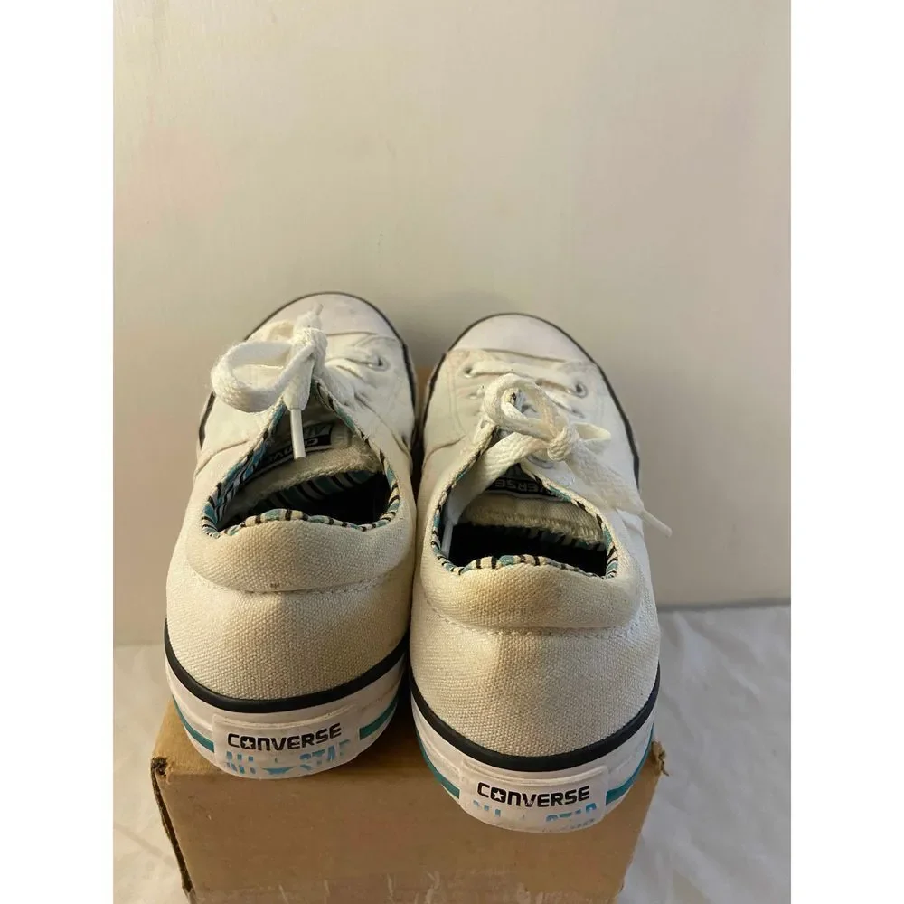 Converse low tops white youth size 2 sneakers tennis shoes‎